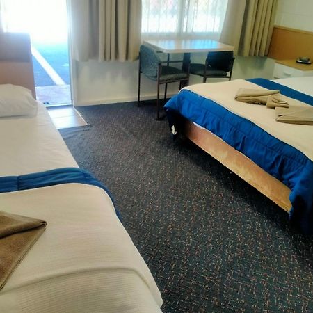 Oakey Motel ภายนอก รูปภาพ