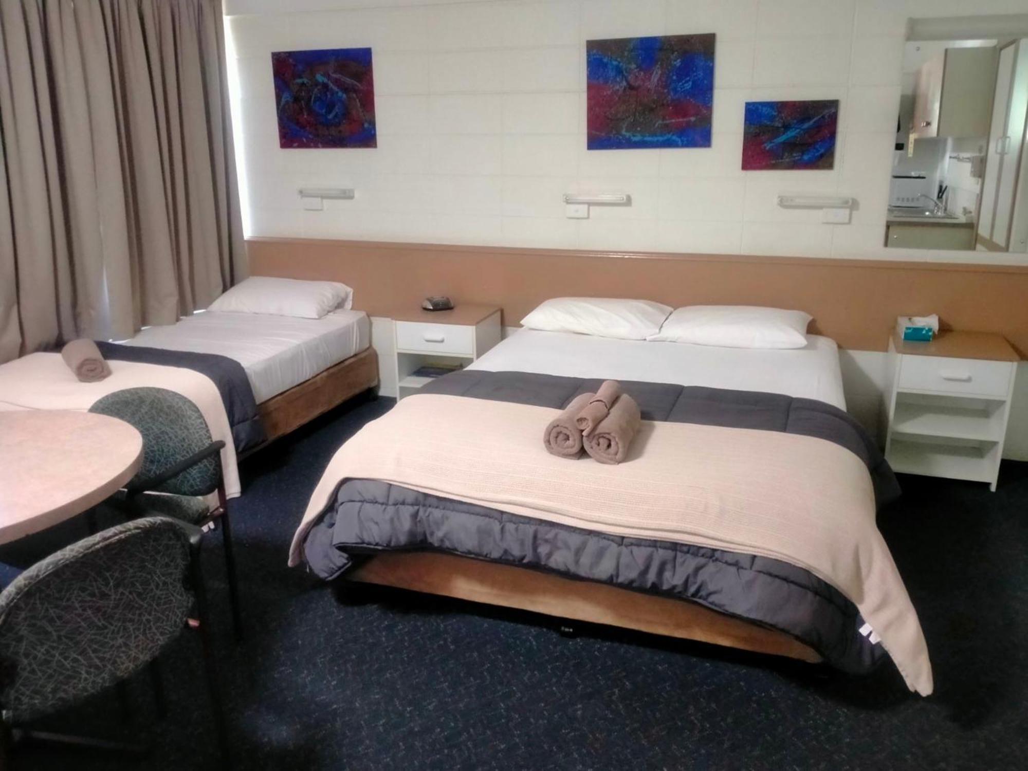Oakey Motel ภายนอก รูปภาพ