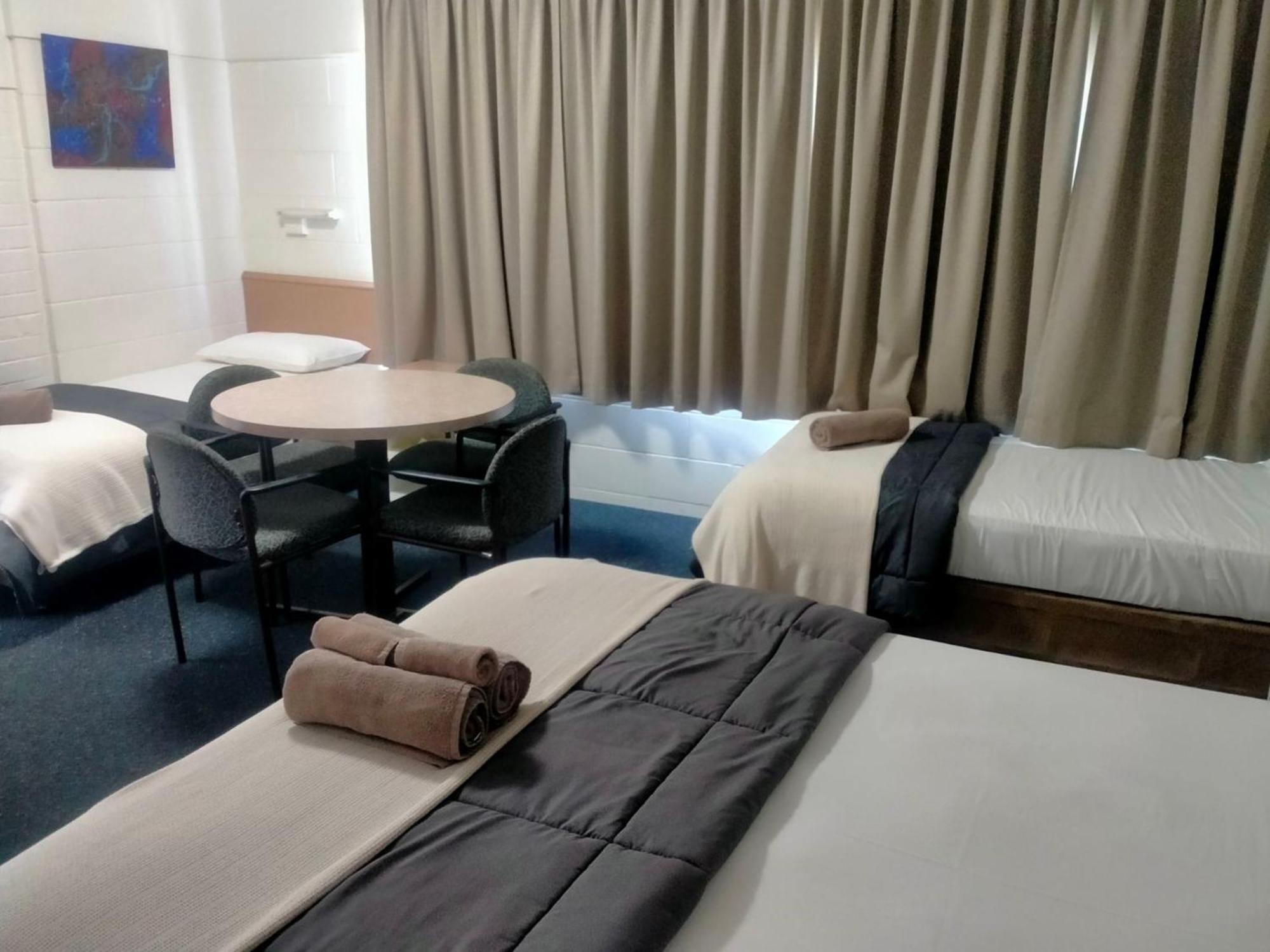 Oakey Motel ภายนอก รูปภาพ