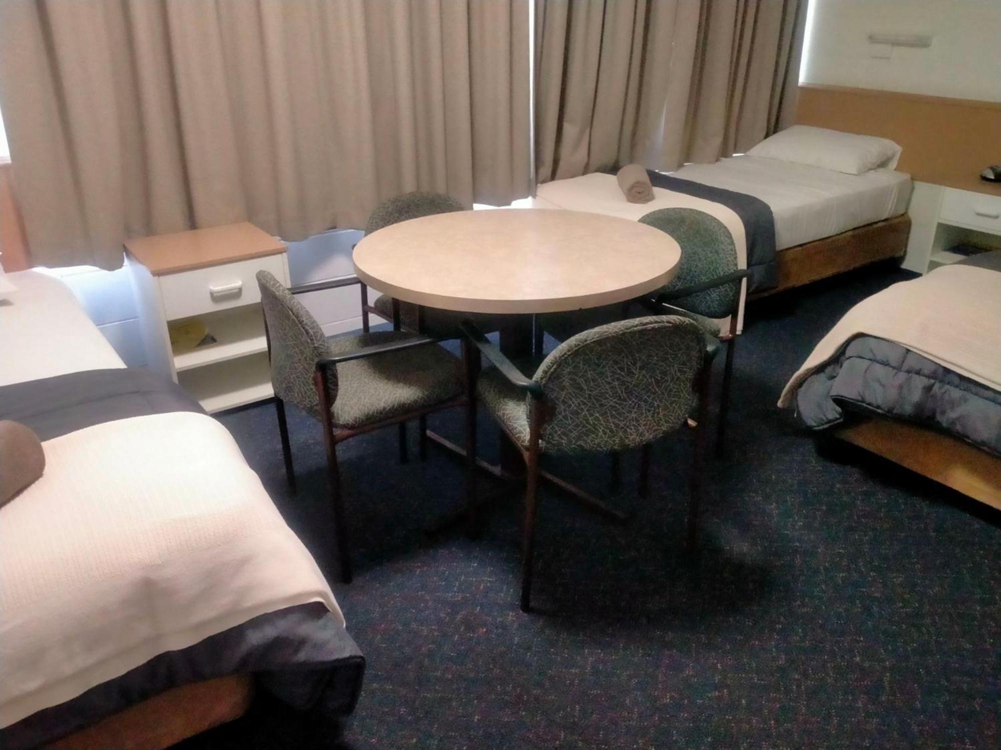 Oakey Motel ภายนอก รูปภาพ