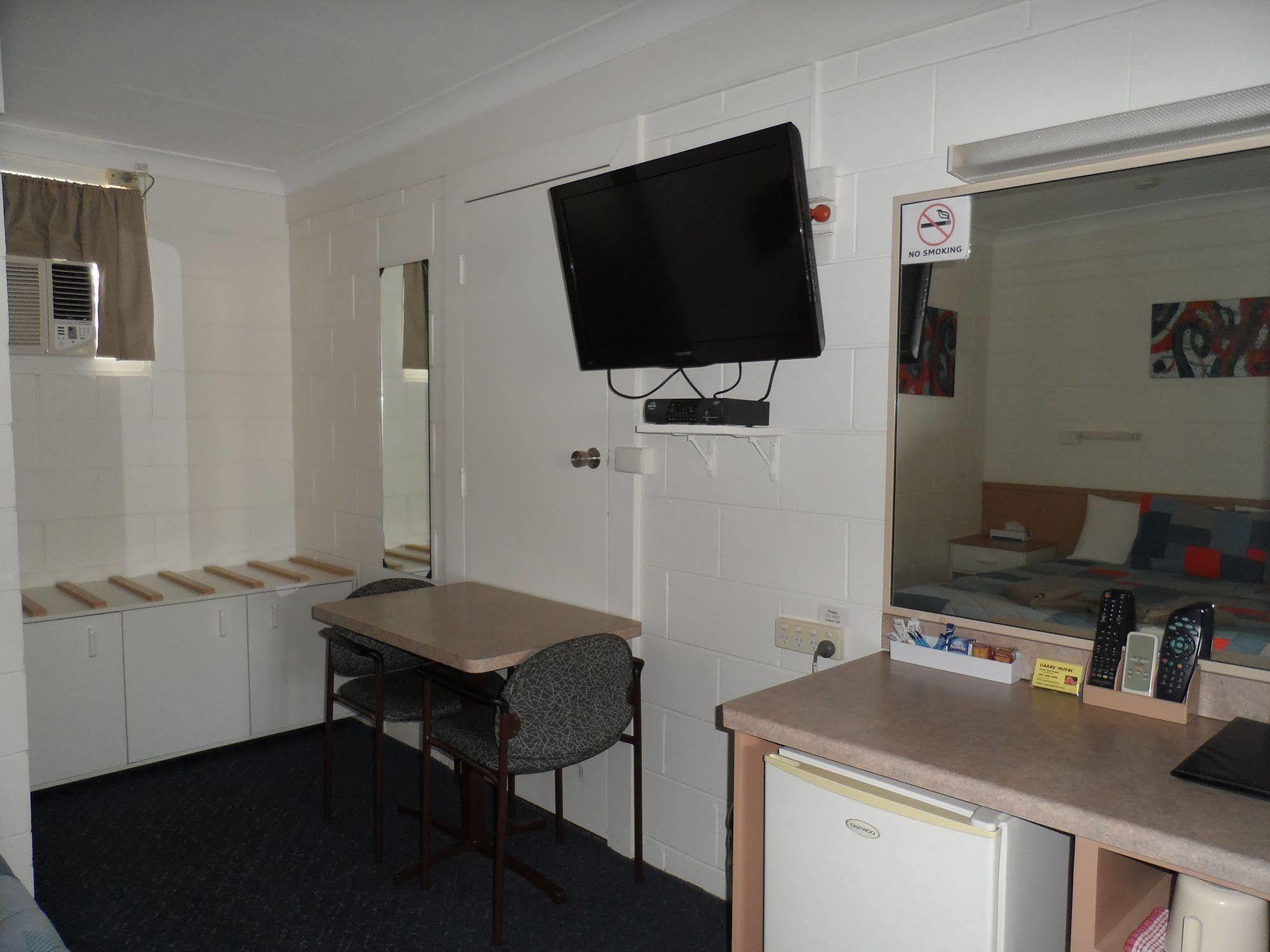 Oakey Motel ภายนอก รูปภาพ